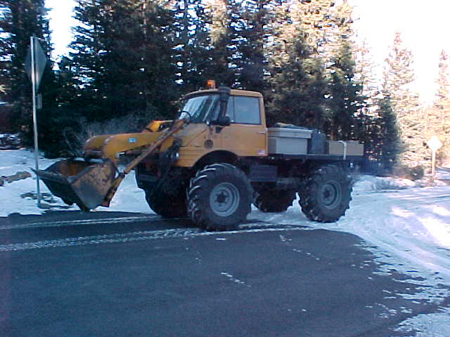 Jay's 406 with front end loader.
